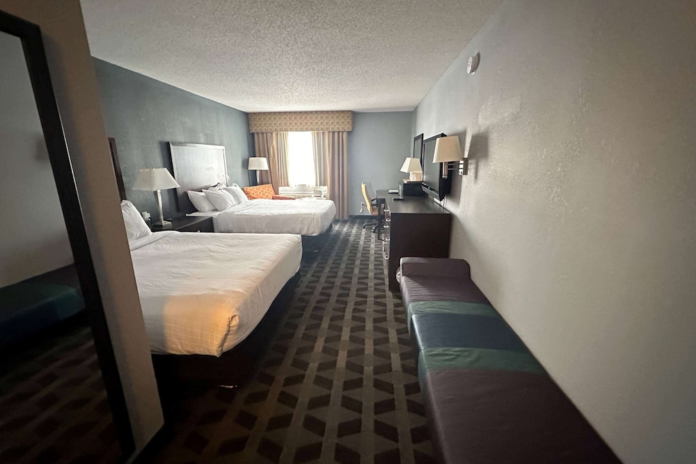 Room, 2 Queen Beds, Non Smoking - Photo 1