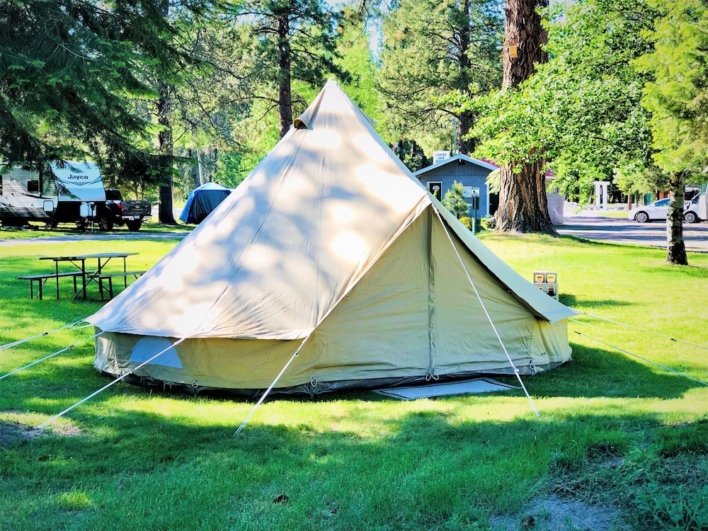 Family Tent, Multiple Beds, Courtyard Area