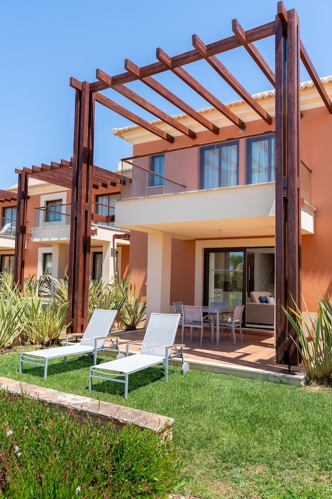 Luxury Townhome, 2 Bedrooms, Pool View - Photo 7