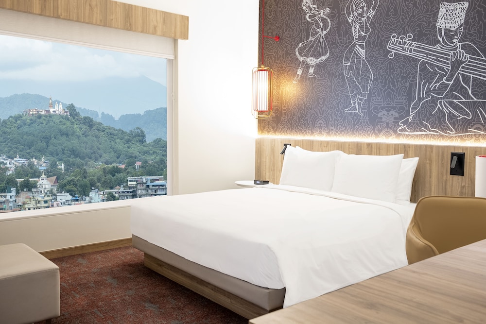 1 King Bed with Sofa seater - Photo 3