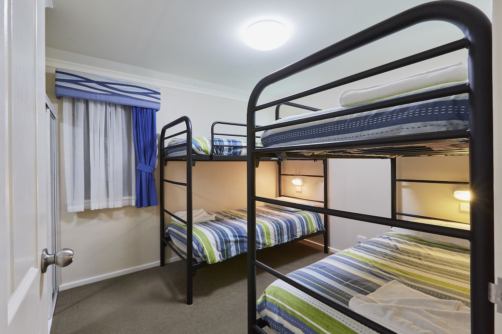 Deluxe Villa - Sleeps 6 photo 3