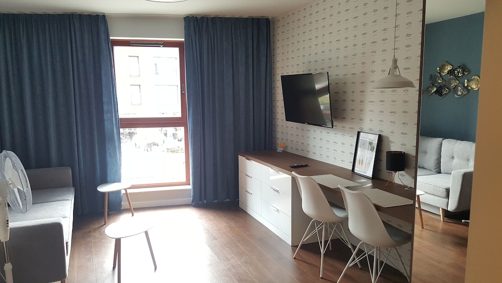Apartment (1A)