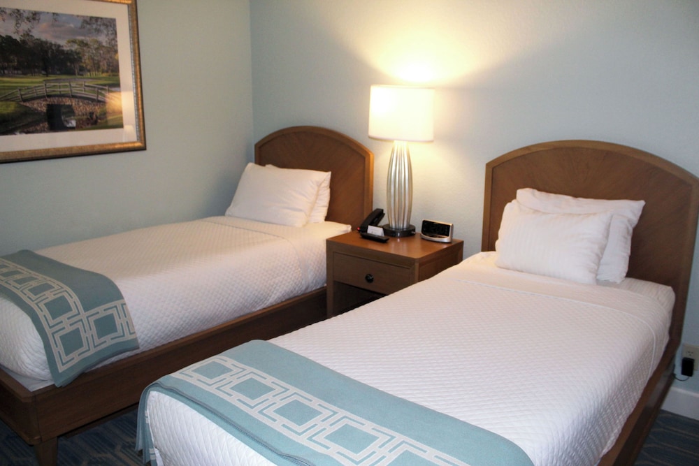 Suite, Multiple Beds (2Q-2T 1200SqFt) - Photo 1