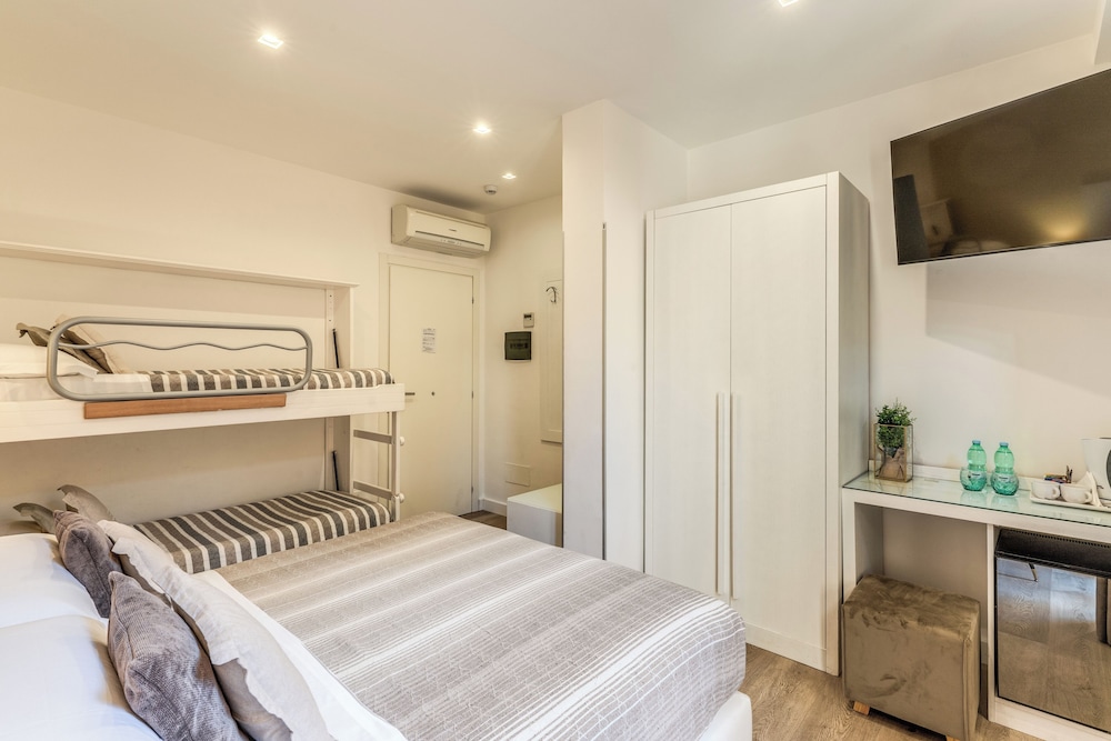 Family Room, 1 Bedroom