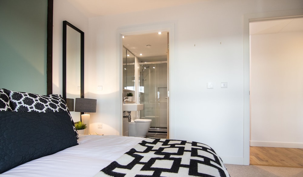 Luxury Penthouse, 2 Bedrooms, Terrace, City View