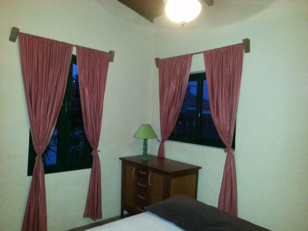 Comfort Apartment, 1 Queen Bed, Patio, Garden View photo 1