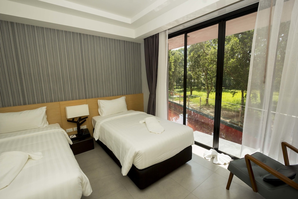 Deluxe Room, 1 Bedroom, Pool Access, Pool View — the supplier's photographs — photo 5