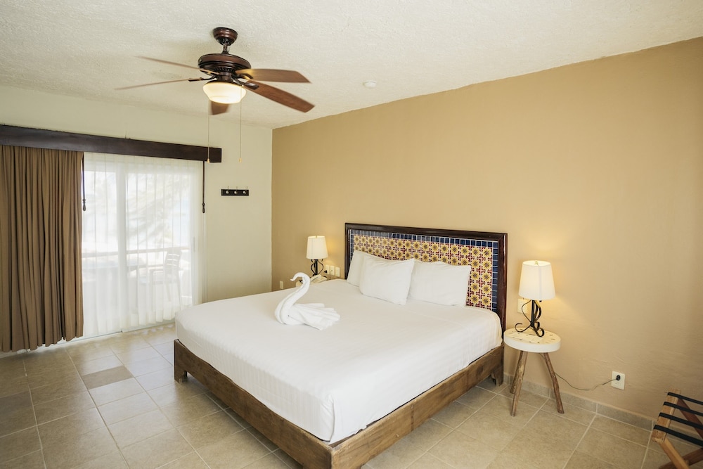 Classic Room - King Bed - Photo 2