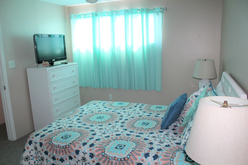 Condo, 3 Bedrooms, Balcony, Partial Ocean View (331) photo 3