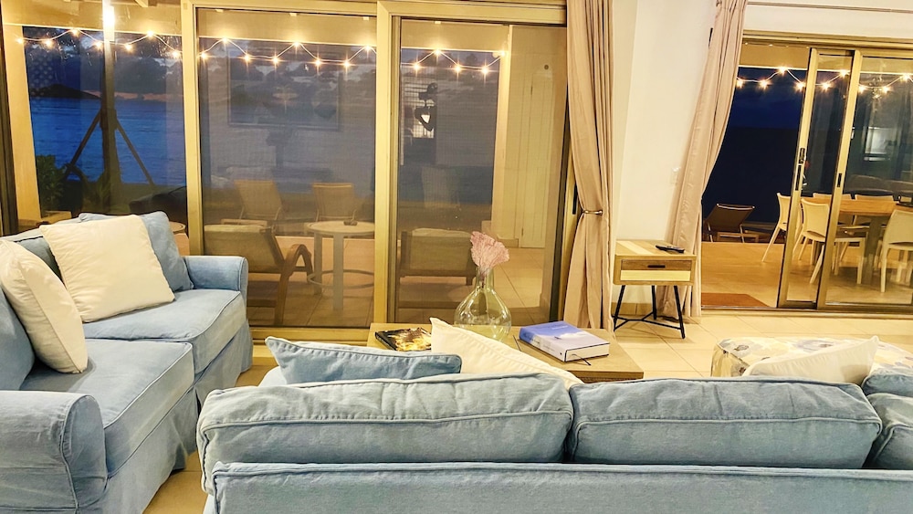 Luxury Villa, 1 Bedroom, Patio, Beachfront photo 2