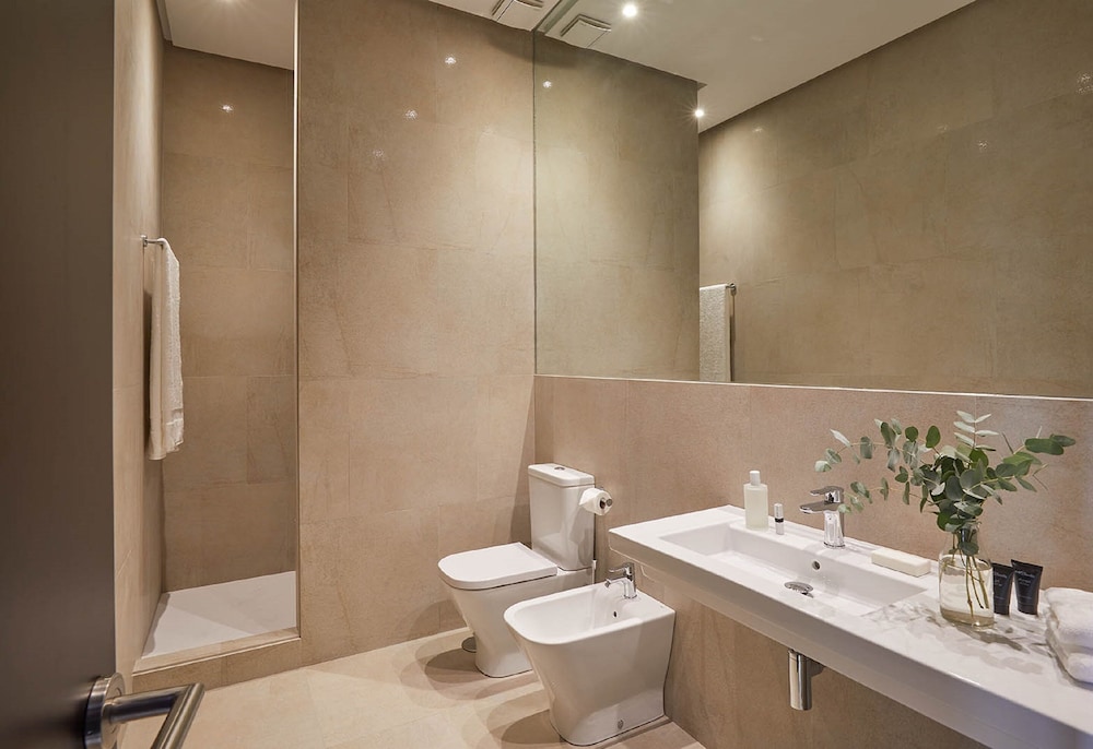 Standard Double Room - Photo 14