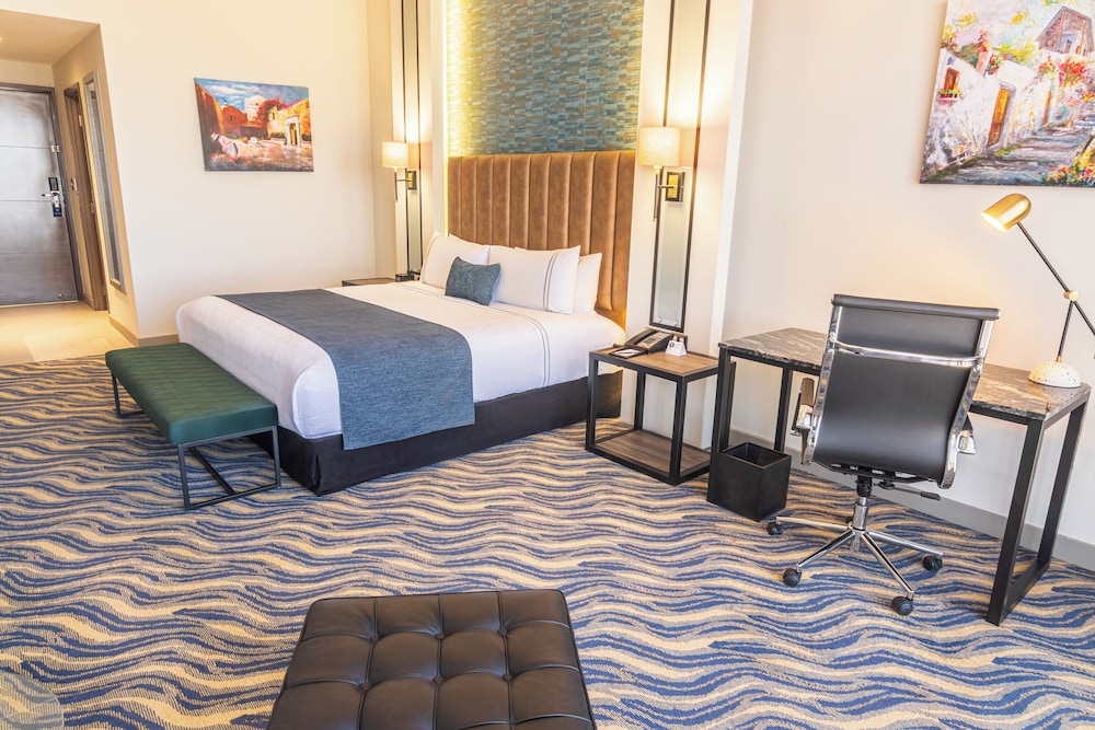 Executive Room, 1 King Bed - Photo 8