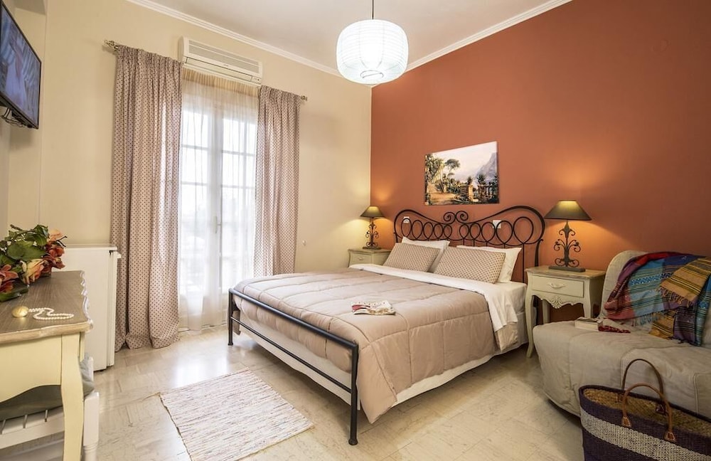 Triple Room (2 Adults and 1 Child) - Photo 5