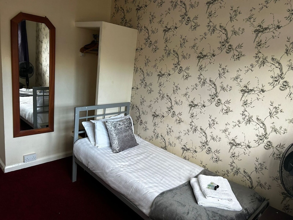 Standard Single Room, Ensuite photo 3