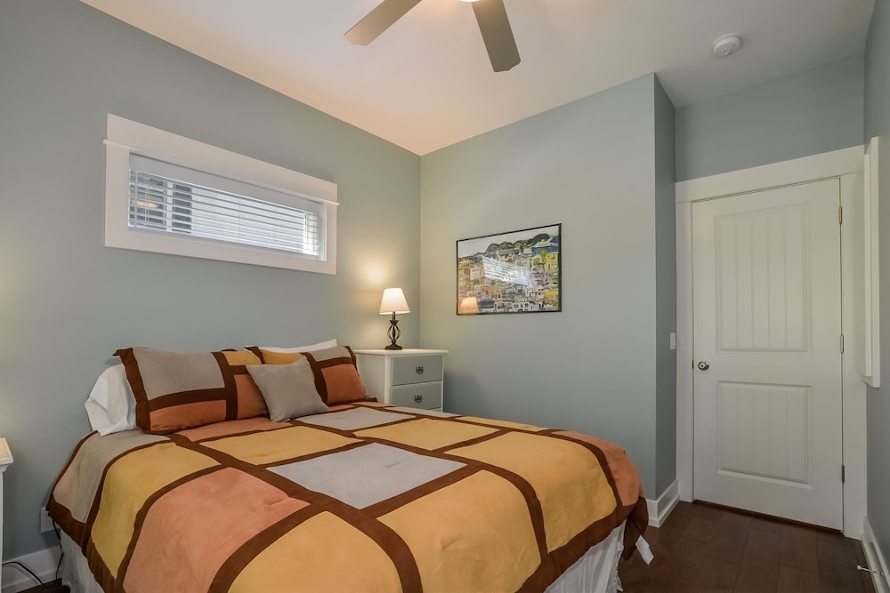 Cottage, 2 Bedrooms, Fireplace photo 2