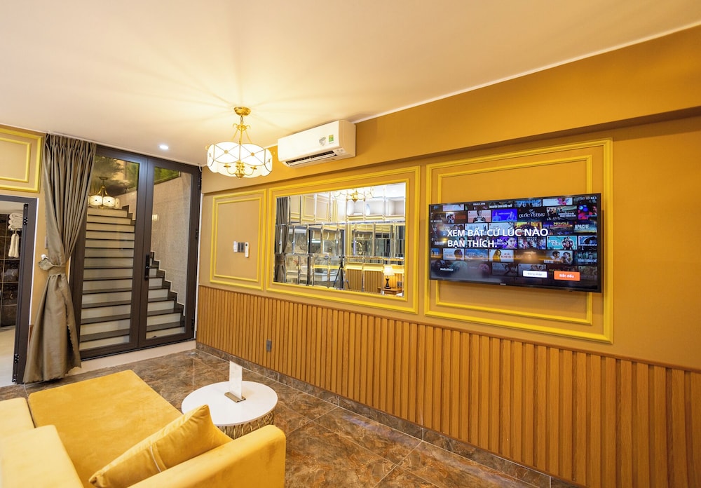 Deluxe Family Room photo 3