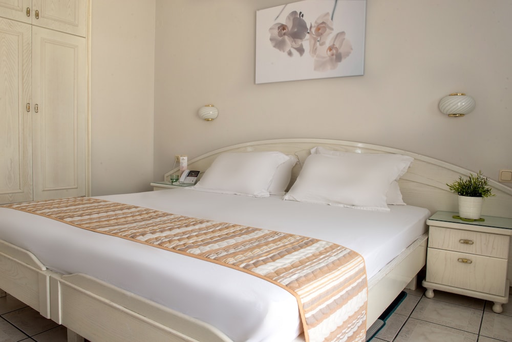 Classic Double or Twin Room - Photo 2