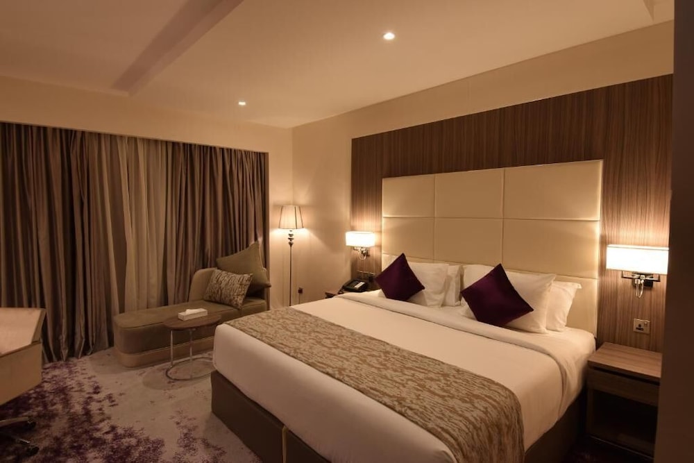Superior Single Room, 1 King Bed