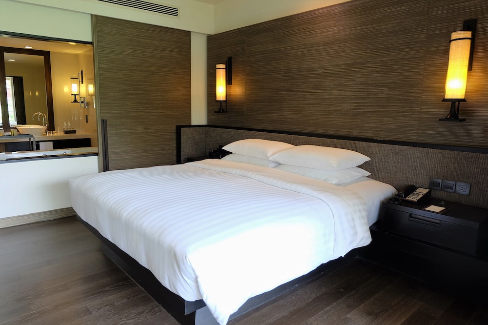 Premier Suite - Photo 3