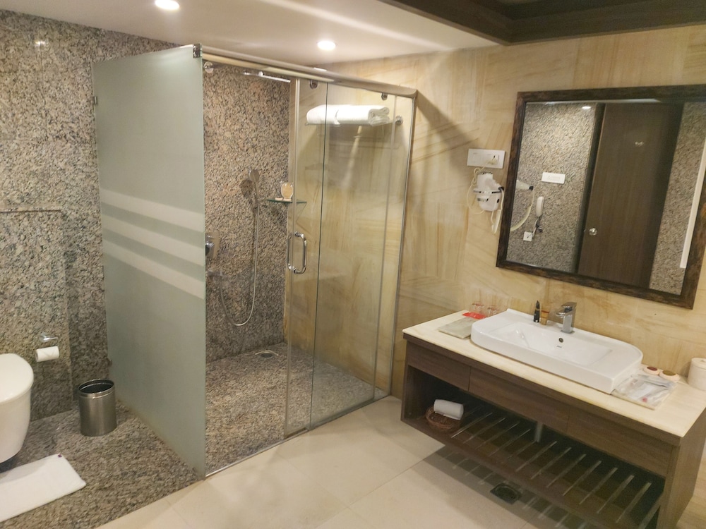 Suite, 1 Queen Bed (Sea Suite)