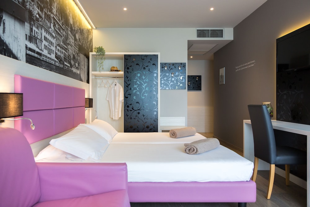 Studio Suite, Hot Tub, Lake View (XL Terrace) photo 3