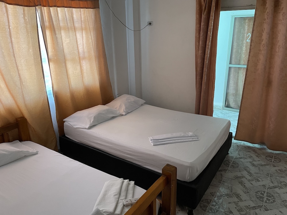 Family Room, Multiple Beds
