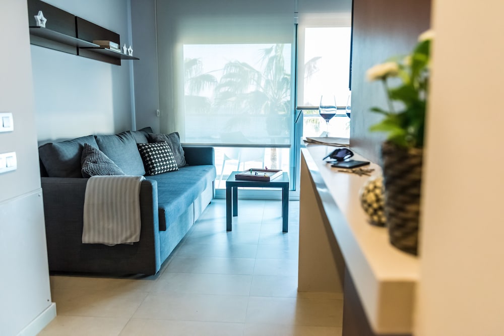 Apartment, 2 Bedrooms, Sea View photo 2