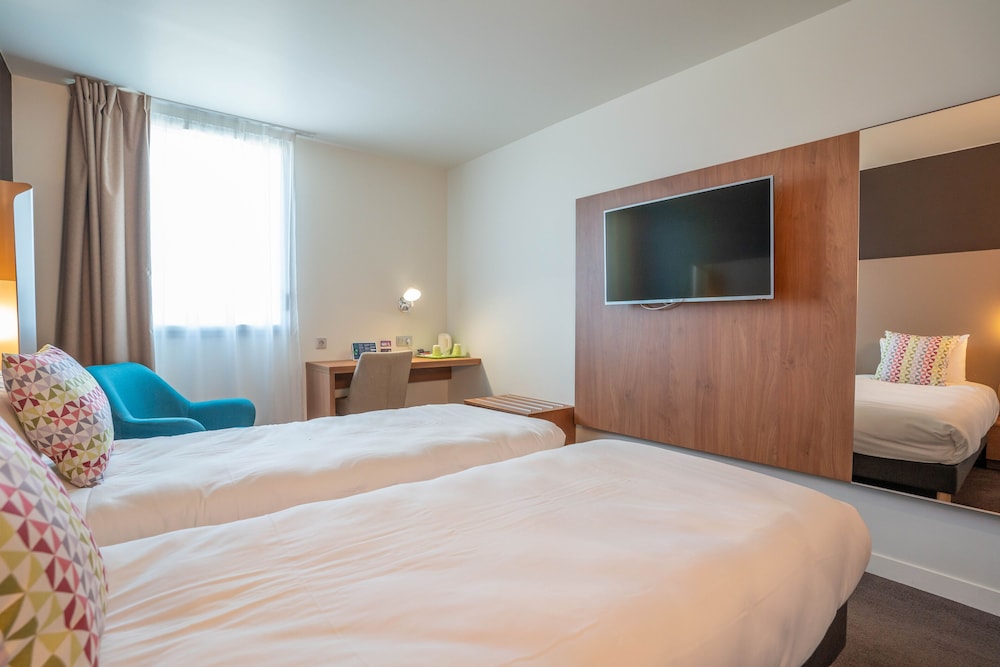Standard Room, 2 Twin Beds - Photo 2