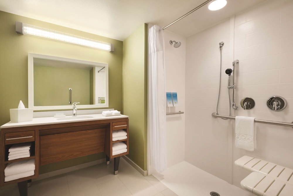 Suite, 1 King Bed, Non Smoking (Hearing & Rollin Shower)
