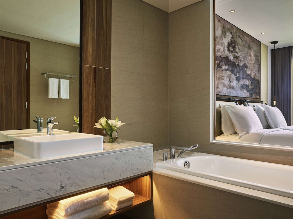 Superior Twin Room, 2 Twin Beds, Balcony, Sea View - Photo 6