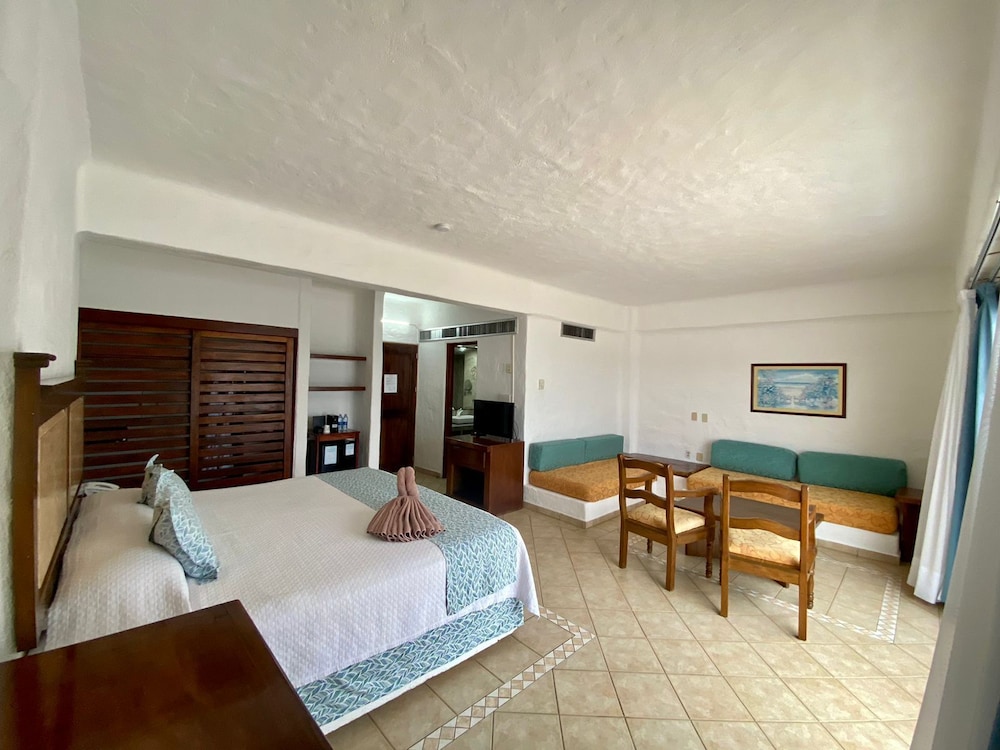 Honeymoon Room, 1 King Bed, Ocean View photo 1