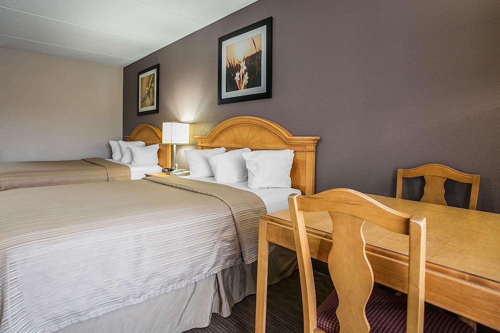 Standard Double Room, 2 Double Beds, Non Smoking - Photo 6
