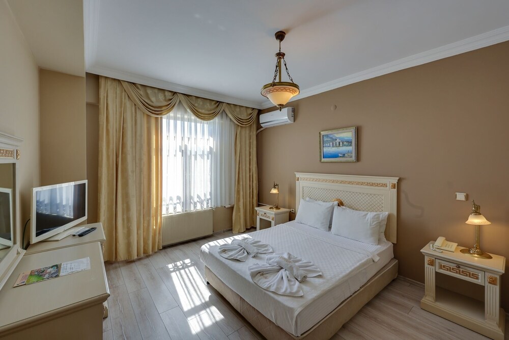 Standard Room, City View photo 1
