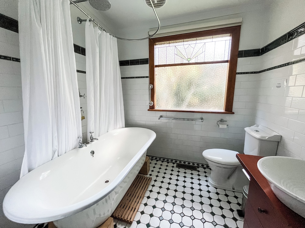 Luxury Cottage, Garden View photo 3