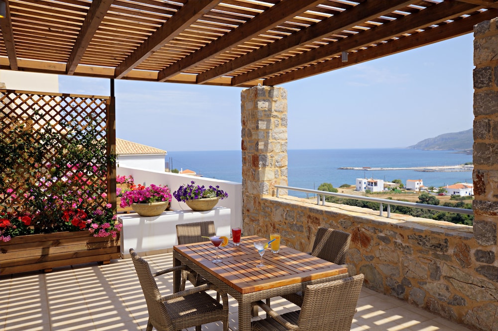 Family Room, Sea View - Photo 4