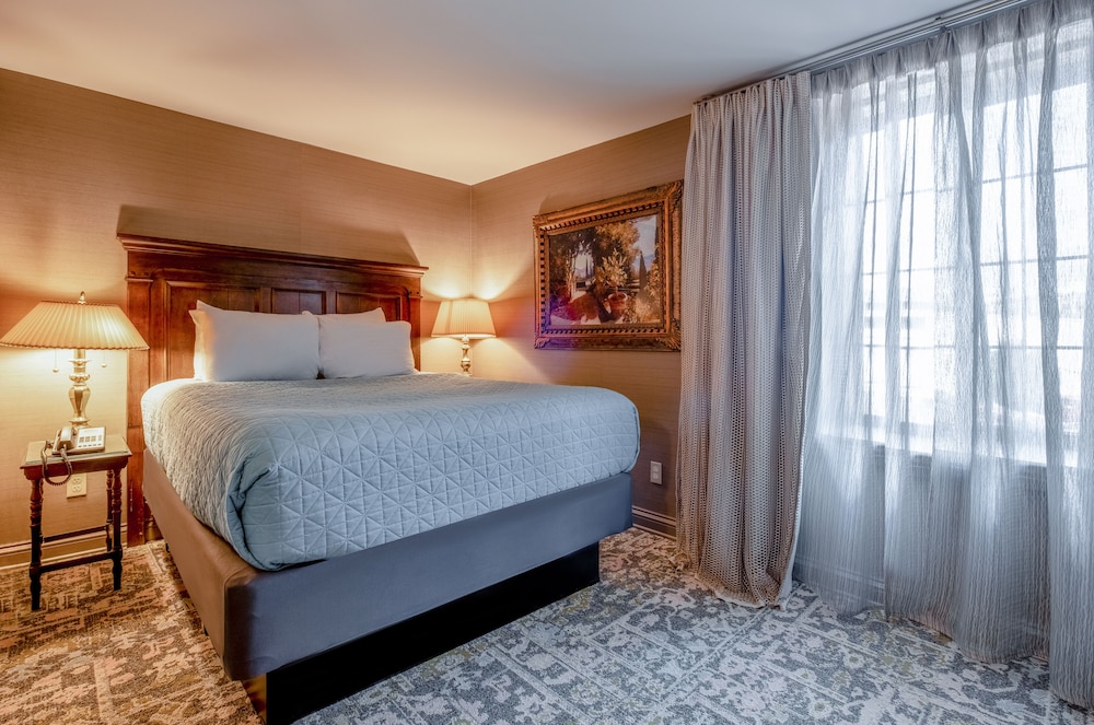 The Cambridge Two Bedroom Suite