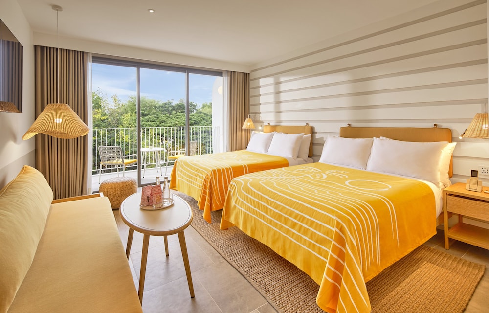 Standard Room, 2 Double Beds - Photo 1
