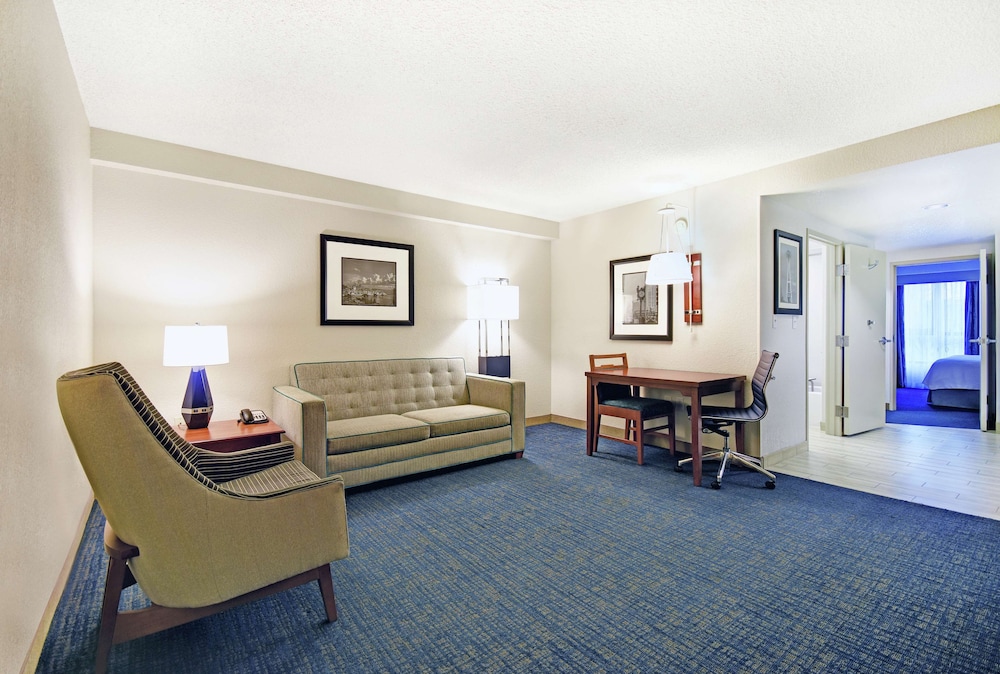 Suite, 2 Bedrooms, Accessible, Bathtub (1 King Bed, 1 Queen Bed with Sofa Bed) - Photo 1