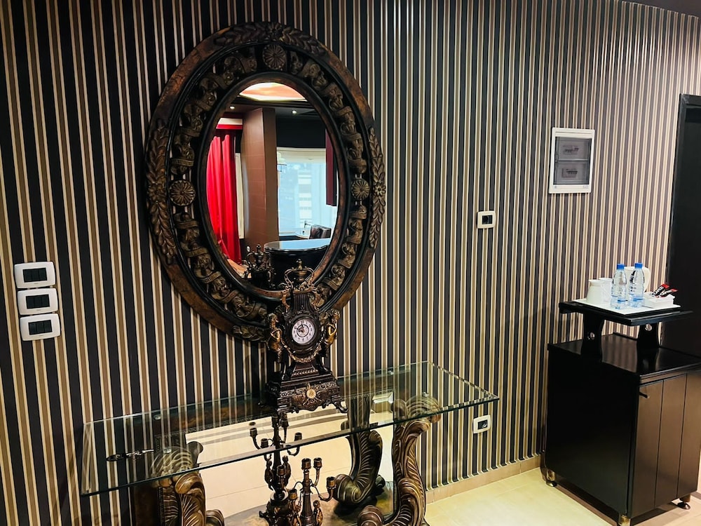 Royal Room photo 3