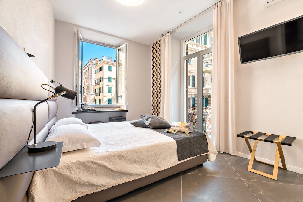 Deluxe Double or Twin Room - Photo 1