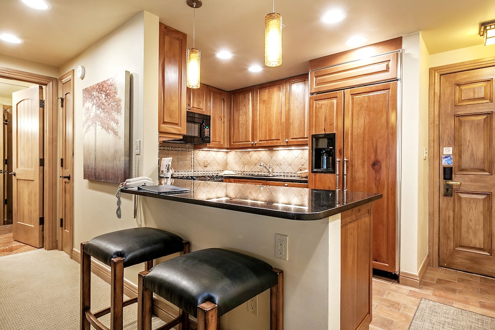 Condo, 1 Bedroom - Photo 9