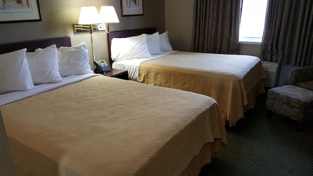 Standard Room, 2 Double Beds photo 3