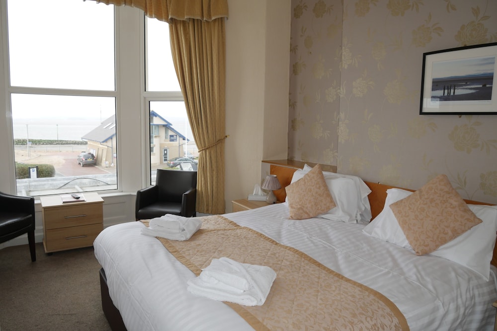 Superior Twin Room, 2 Twin Beds, Sea View photo 1