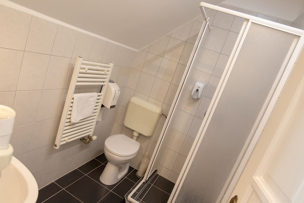 Standard Double or Twin Room - Photo 2
