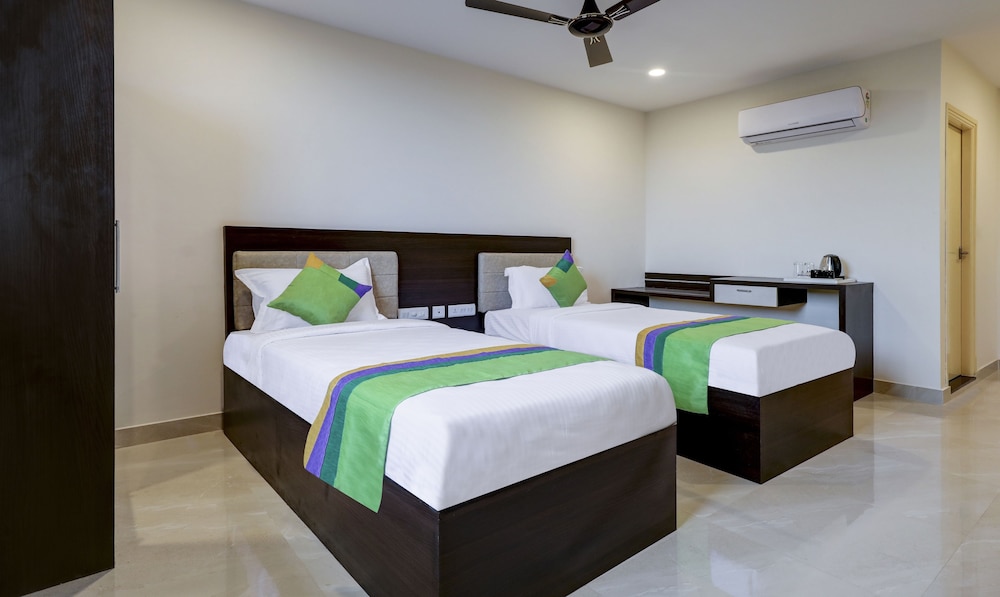 Standard Double or Twin Room - Photo 8