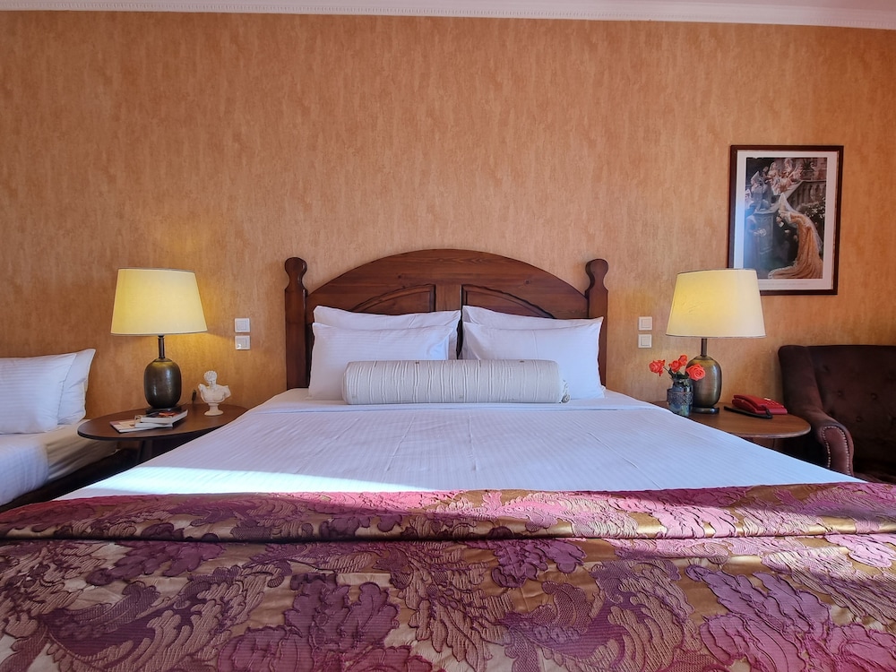 Deluxe Studio Suite - Photo 3