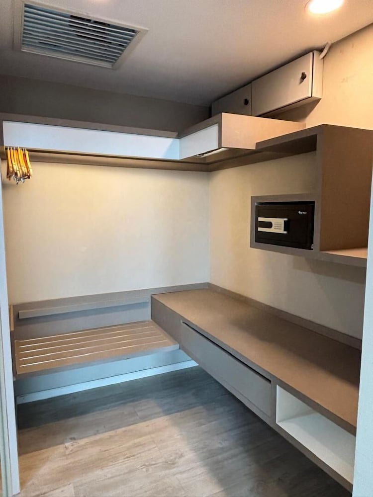 Family Suite, Hill View