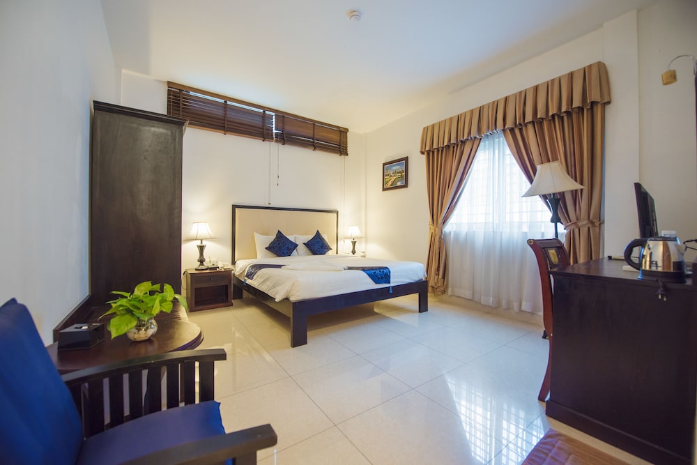 Superior Double Room, 1 King Bed, City View photo 3