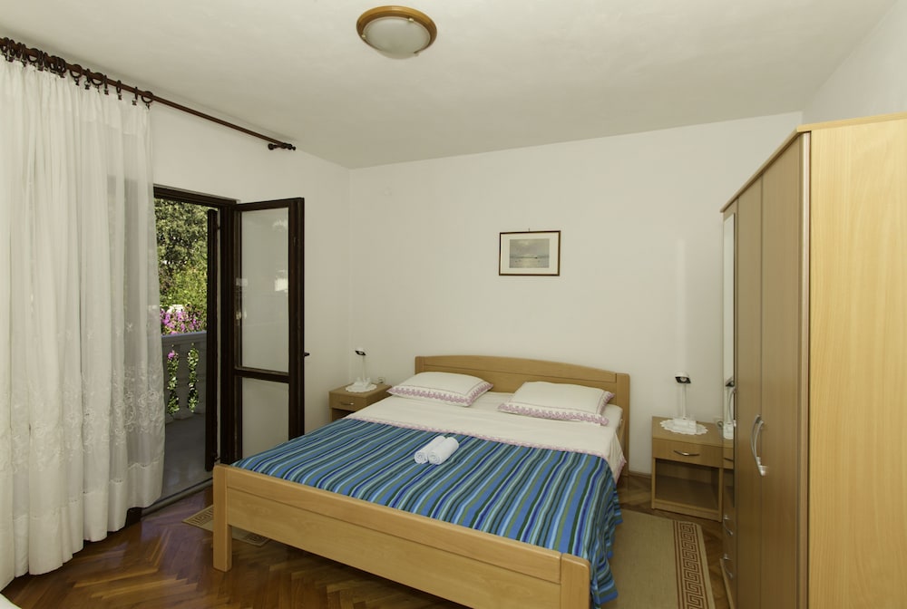 Family Apartment, Garden View