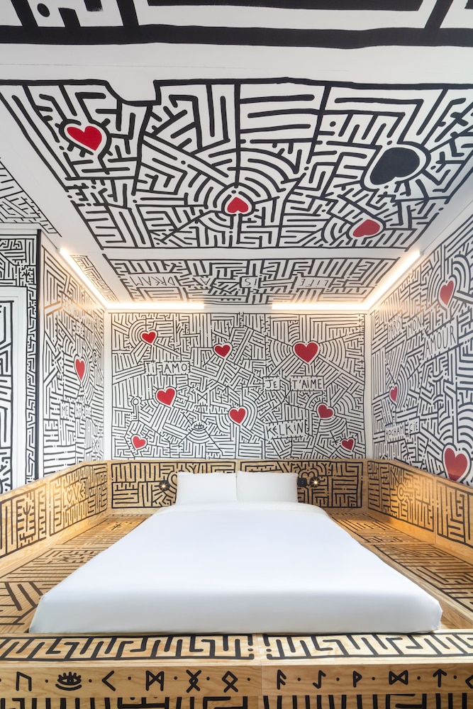 Deluxe Double Ensuite Bedroom - Private Terrace - Photo 7